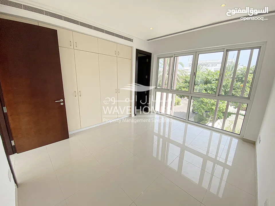 Very Spacious 5-Bedroom Villa in Al Mouj