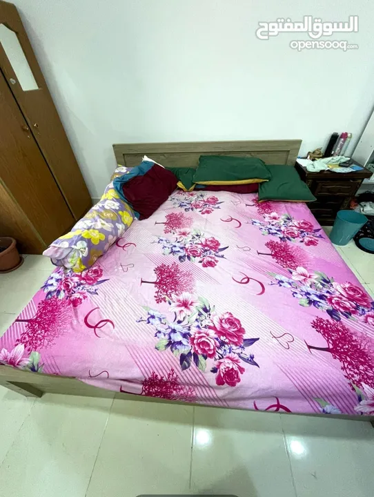 King size bed for sale with spring mattresses