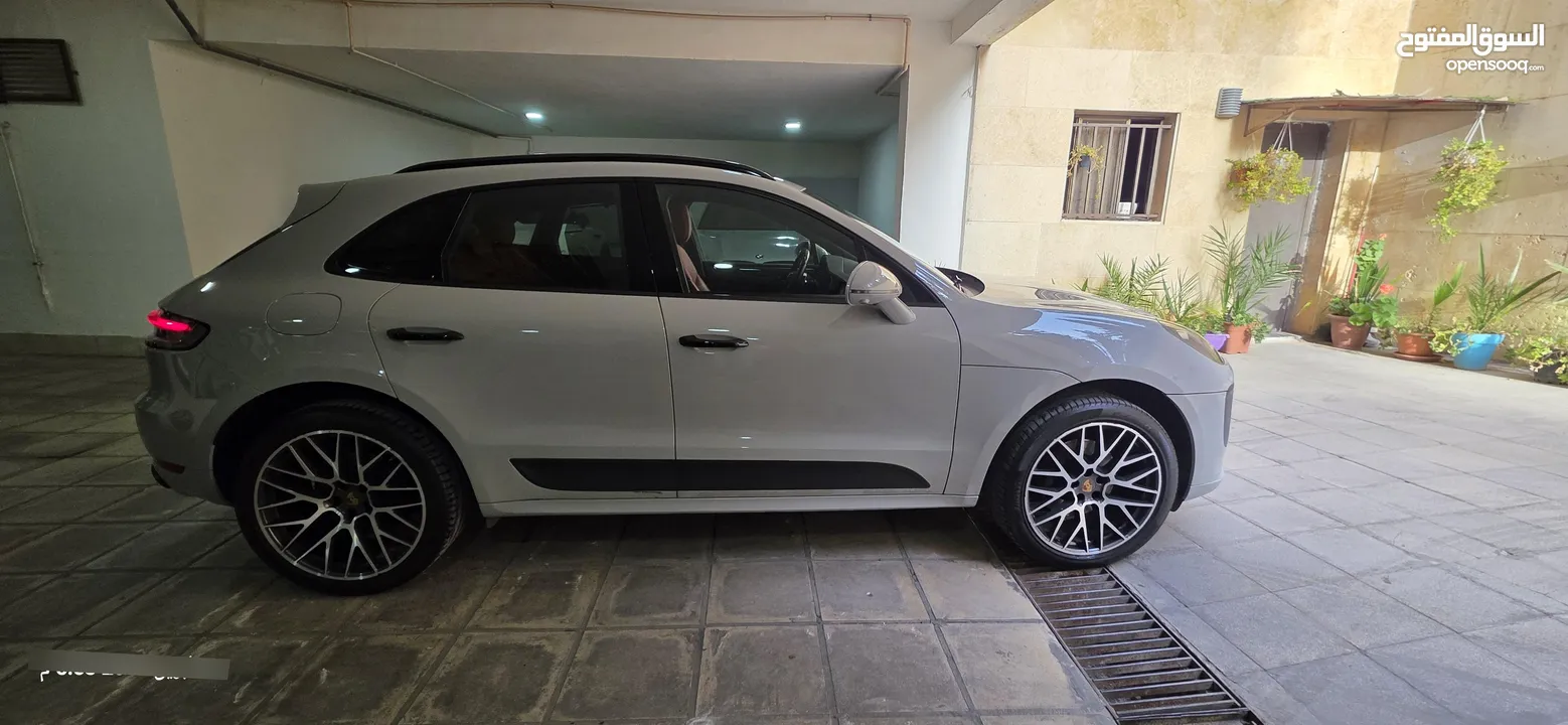 Porsche macan 2019  رمادي فاتح  وارد الوكاله مالك واحد   مواصفات خاصه ...مالك واحد  بسعر مميز