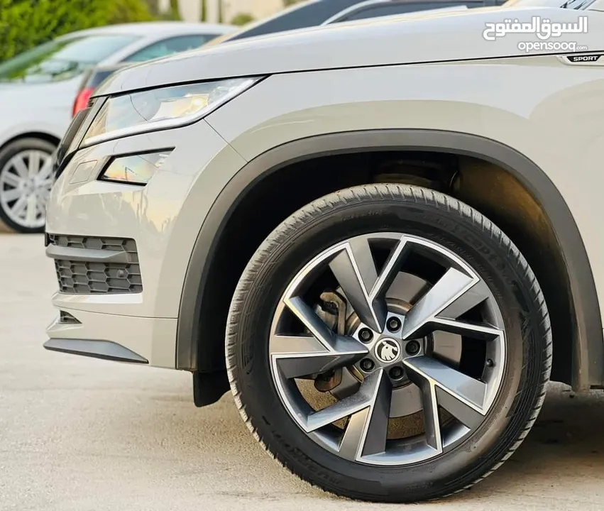 سكودا كودياك فل ++ سبورت لاين 6+1 ماتور 2000 ديزل  /190 حصان /عداد 82000 / فتحه سقف بانوراما /ترخيص