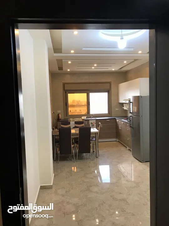 شقة راقية مفروشة للإيجار مقابل البوابة الشمالية - Modern furnished apartment for rent