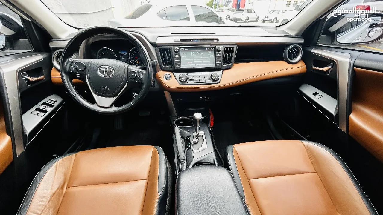 AED1,210 PM  TOYOTA RAV4 VX-R 2018  FS  GCC SPECS  IMMACULATE CONDITION