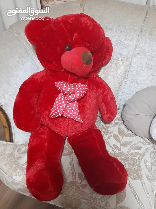 دب احمر  كبير  جديد غير مستعمل