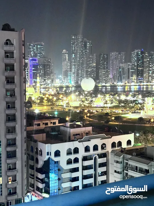 (ضياء) غرفة وصالة للايجار الشهري في الشارقة الخان بفرش فندقي ثاني ساكن شامل انترنت  سهل المخرج ل دبي