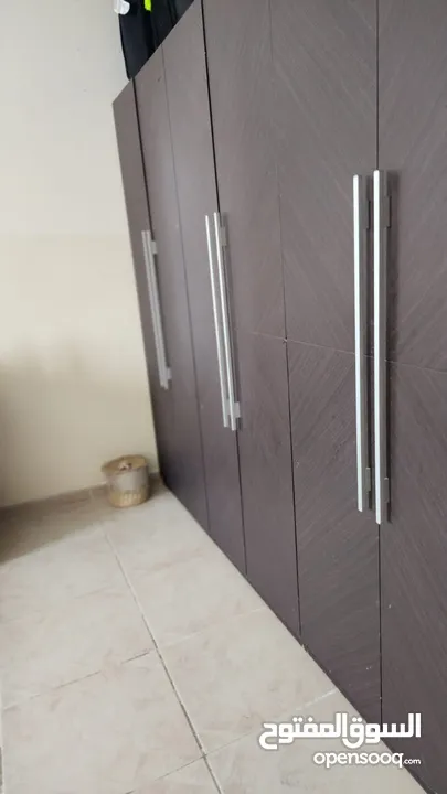 wardrobe - 6 doors in good condition (home centre)