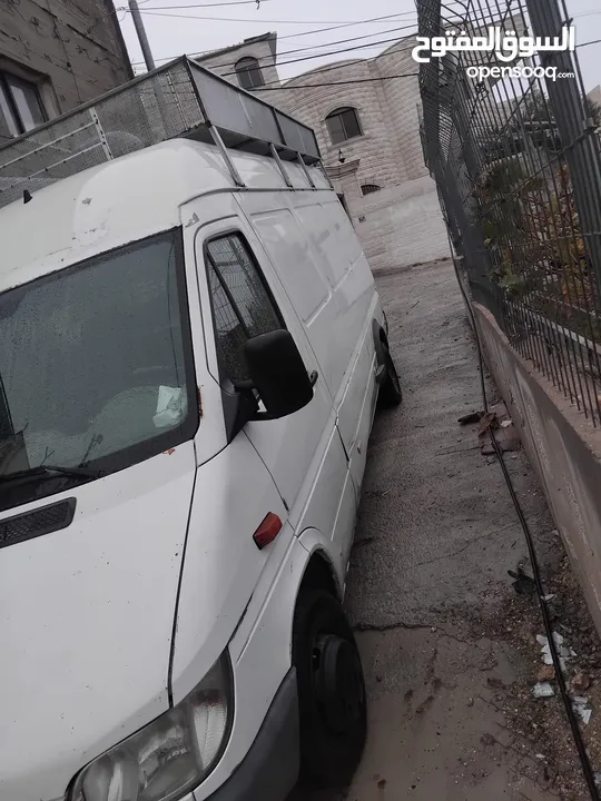 سيارة باص مرسيدس 416