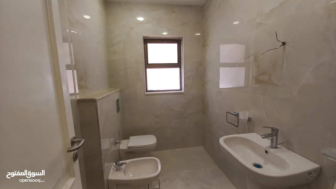 شقة غير مفروشة للايجار في عبدون  ( Property 37810 )-175072353