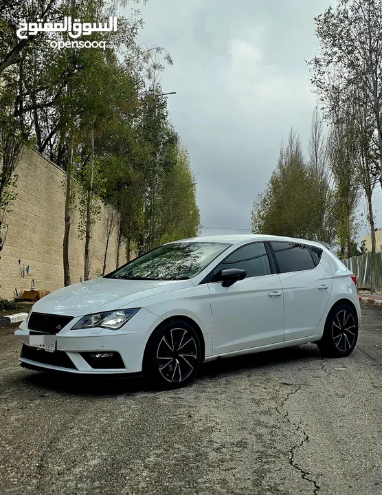 سيات ليون اكسيلانس فل مسكر دون فتحه