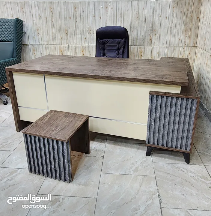 مكتب مدير   مع جانبية وادراج وطاولة هديه العرض لفترة محدودة من لامينيت للأثاث المكتبي