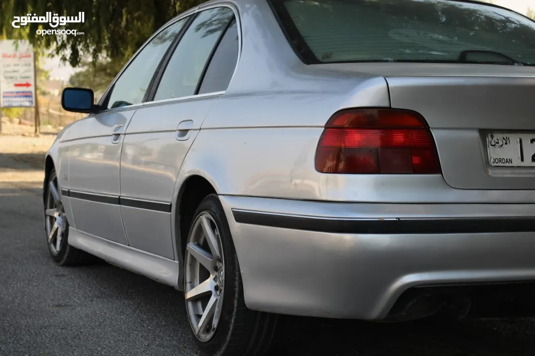 BMW e39  520ia