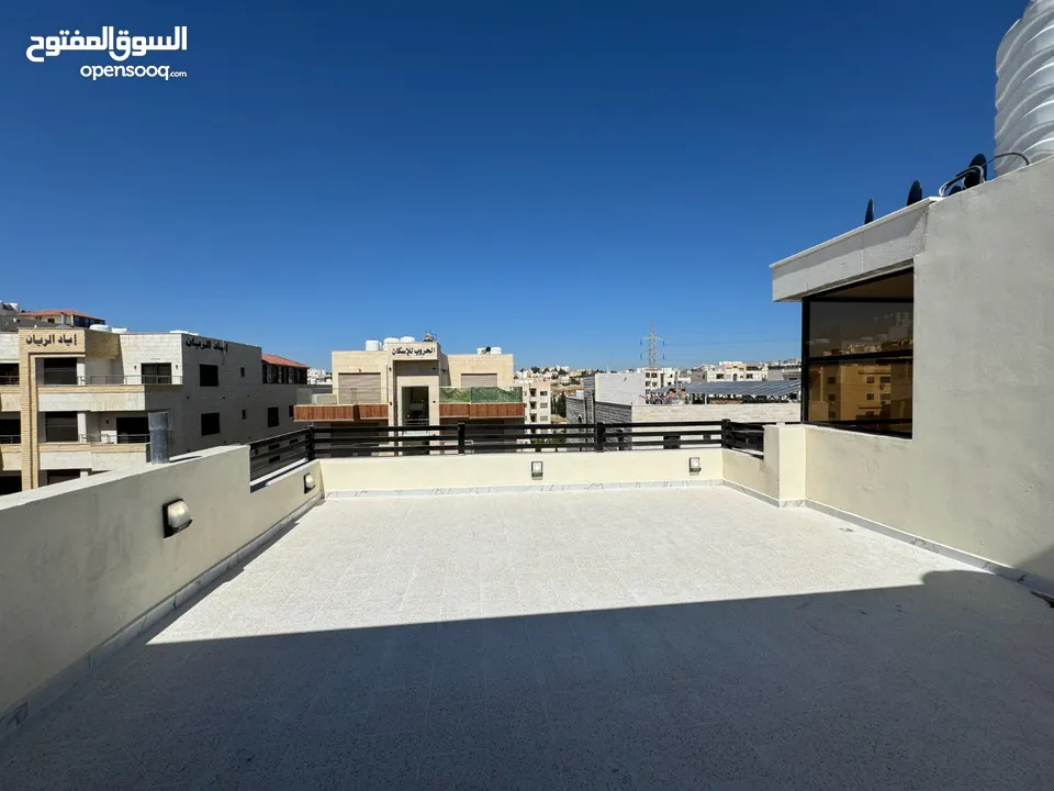 شقق أخير مع الروف للبيع مميزة جدآ في البنيات طريق المطار جامعة البترا مساحة 280 م2 من المالك مباشرة