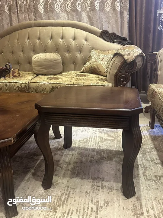طاولات غرفة ضيوف
