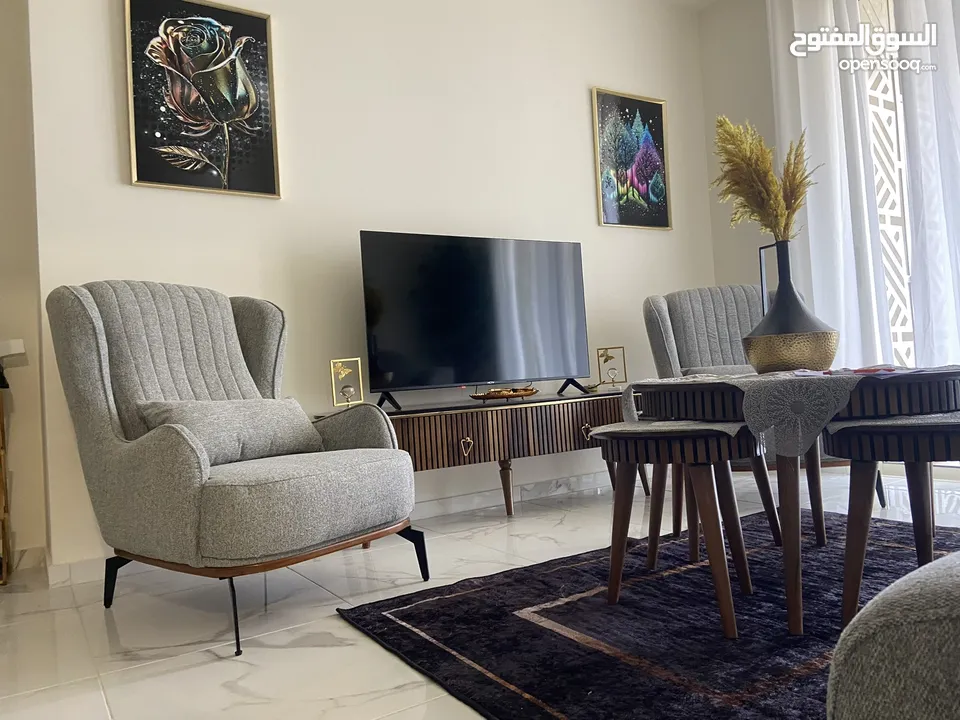 شقة عرسان فاخرة للإيجار في روابي – مفروشة بالكامل بذوق راقي