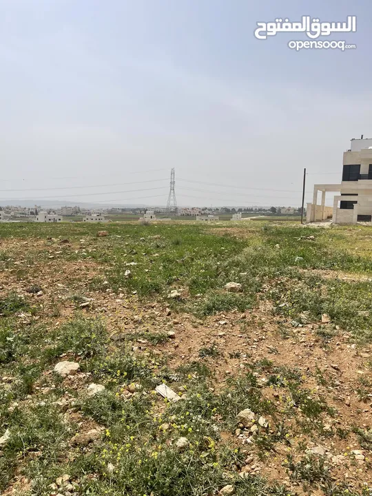نصف دونم صخري قرب دوار اشكو