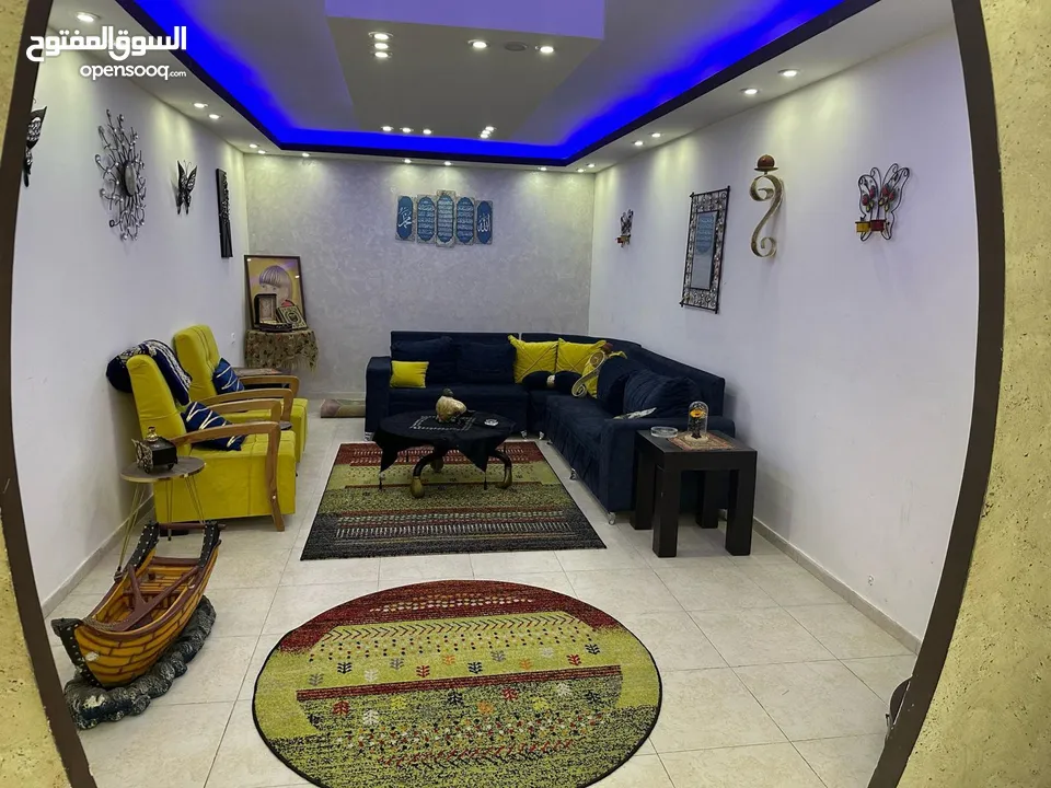 شقه للبيع في الطياره