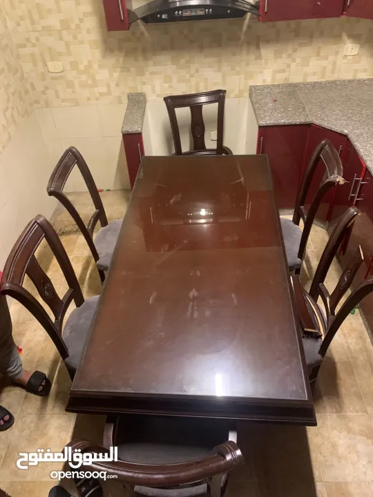 طاوله سفره مستعمله بسعر مغري