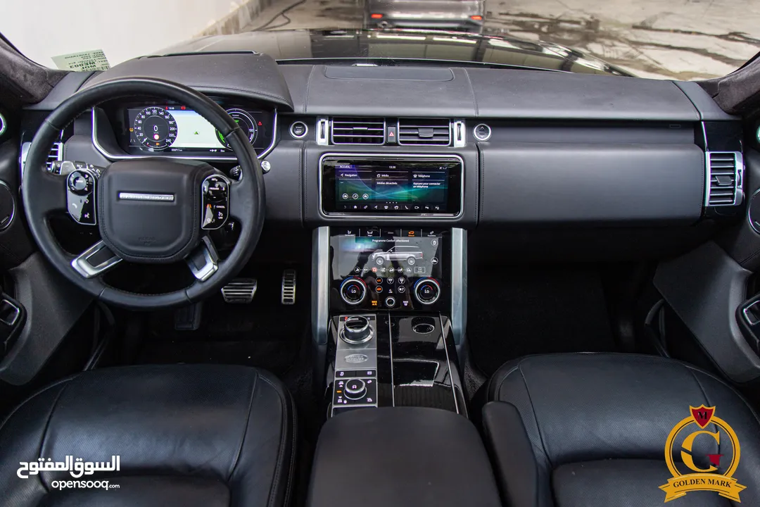 Range Rover Vogue 2021 Autobiography Black package   السيارة وارد الماني و قطعت مسافة 33,000