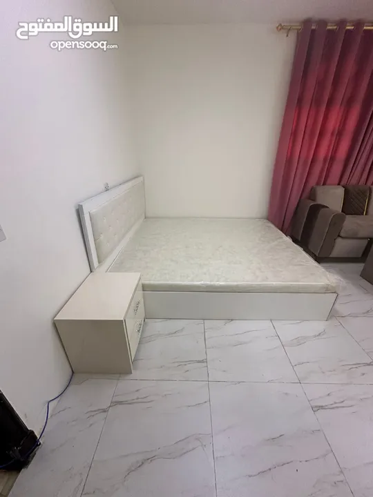 استوديو مفروش بالخوير مقابل المايا Furnished studio in Al Khuwair opposite Al Maya