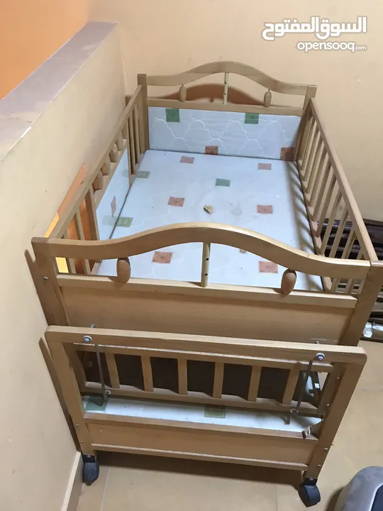 سرير اطفال جديد