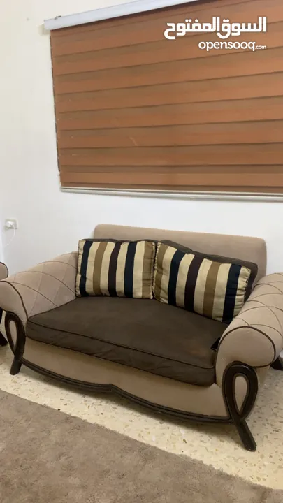 طقم كنب خشب زان 7 مقاعد بحاله ممتازه