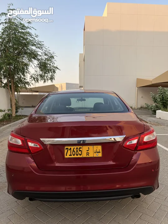 Nissan Altima 2.5L Driver is foreigner / المستخدم أجنبي نيسان ألتيما