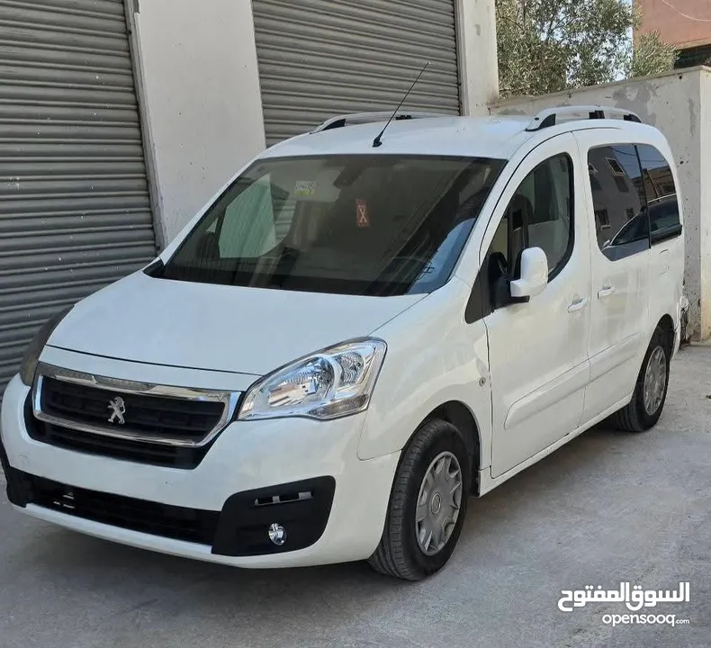 بيجو بارتنر 7 ركاب ترخيص 2017