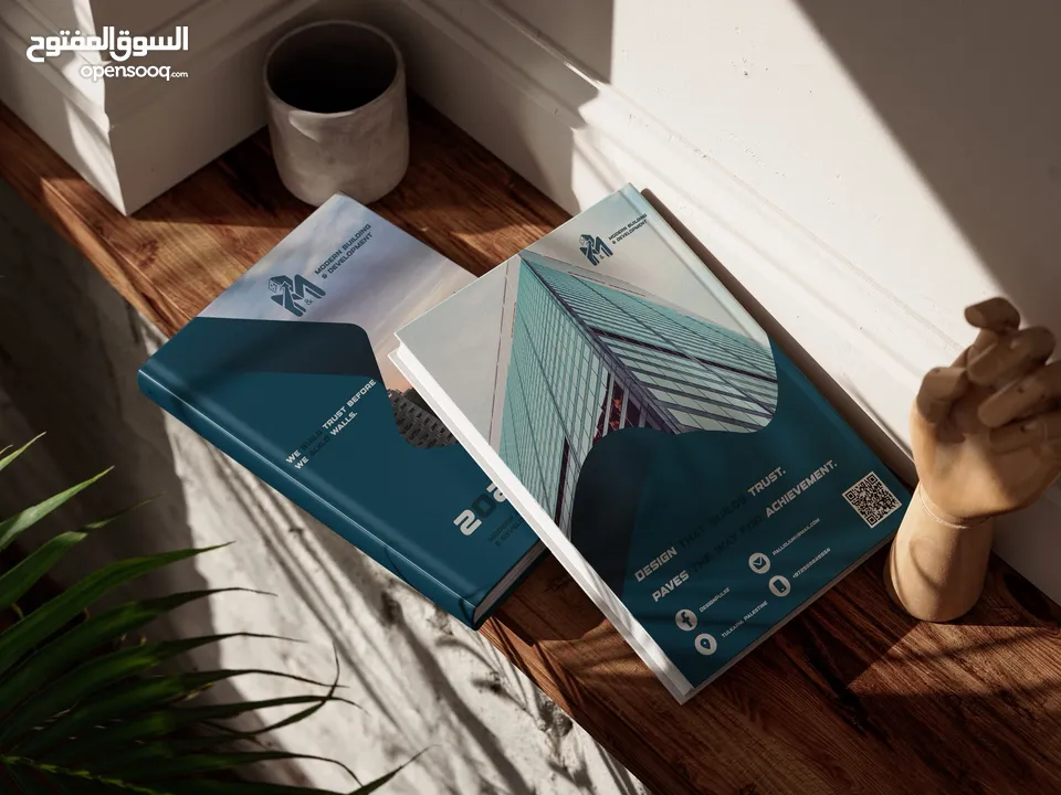 مصمم هويات بصرية ومدير إبداعي