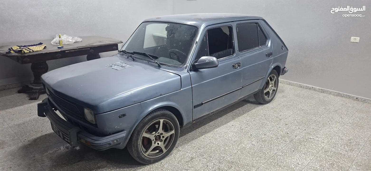 فيات 127موديل 1980غيار عادي ماتور 900قانوني عليها ترخيص سنة