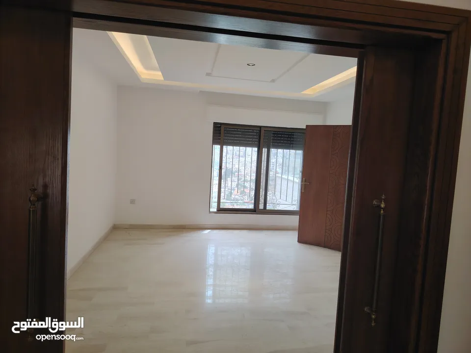 شقة فارغة للايجار عبدون