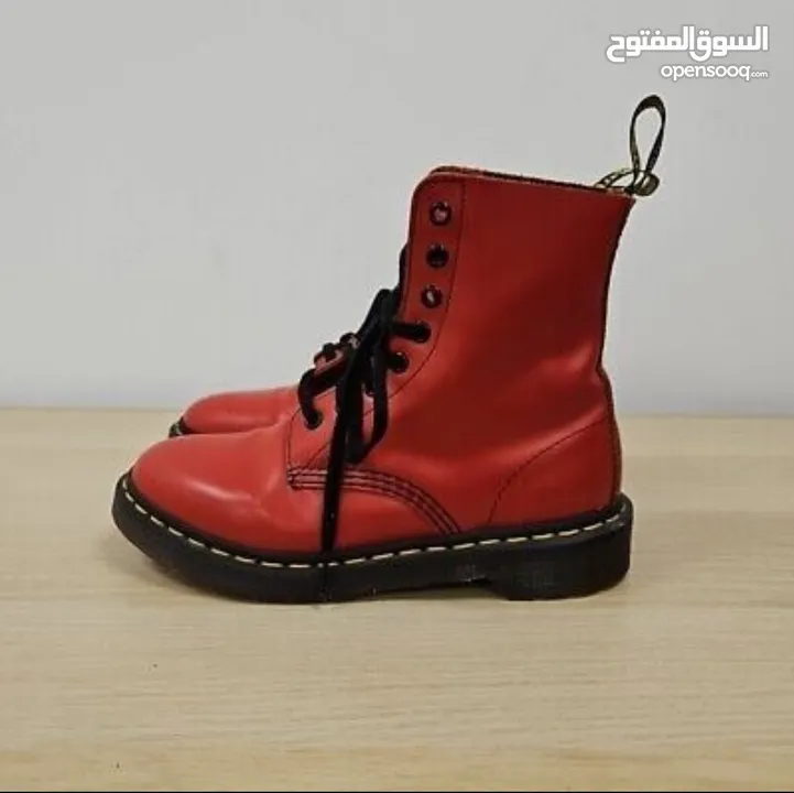 مجموعة مميزة من الأحذية الأصلية من ماركات عالمية للبيع بأسعار مناسبة وتوصيل لجميع المناطق