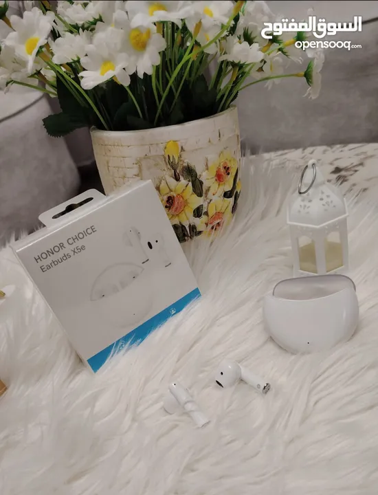 سماعات AirPods – صوت لا حدود له!   اكتشف عالمًا من الصوت النقي مع AirPods، حيث التكنولوجيا تلتق