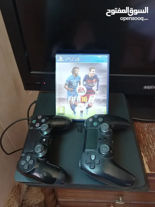 PS4 slim مستعمل بحالة والوكالة مش مفتوح
