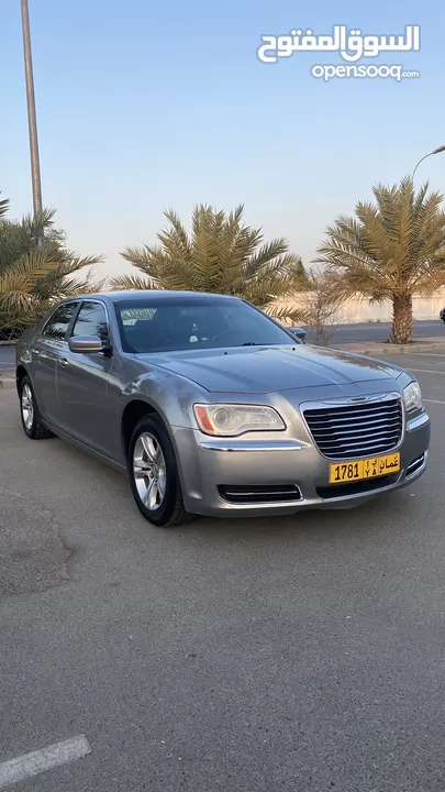 Chrysler C300 نظيفة جدا