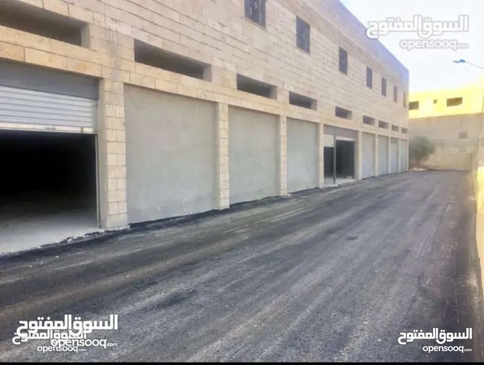 مستودعات للإيجار بمساحة 500متر2 في طريق الظهير الواقع بين مرج الحمام والبيادر قرب شركة مرسيدس غرغور