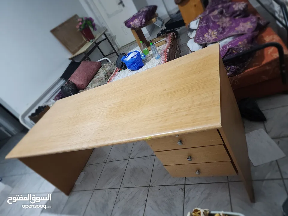 اثاث مركز تعليمي بيع سريع بنصف السعر