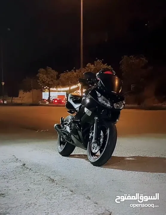 دراجة نارية نوع Kawasaki Ninja 650R