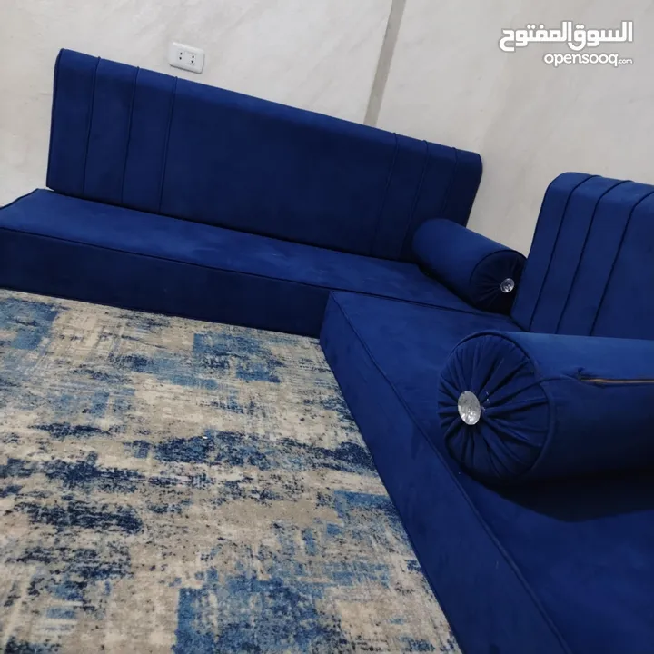مجلس عربي مع السجادة،6 فرشات و6مساند و6مراكي، مستعمل شبه جديد استعمال عرسان