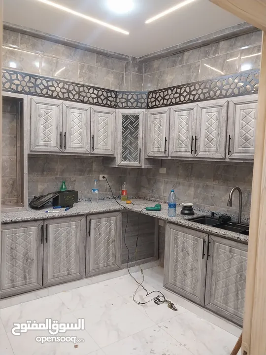 ابو زيد الالمنيوم تفصيل كافه اشغال الالمنيوم والشبابيك والاباجورات والمطابخ