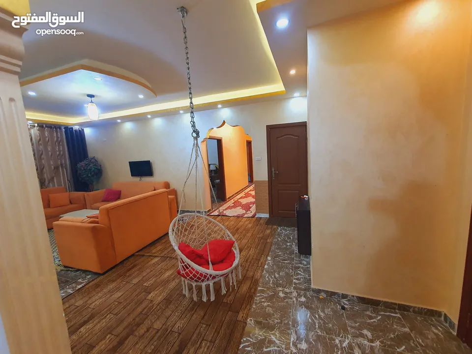شقة للبيع اقساط من رأسي لراسك بدفعة 25 الزرقاء ضاحية المدينة المنورة