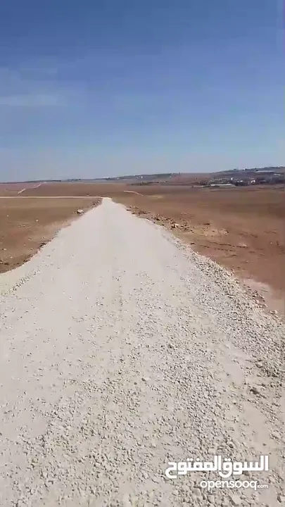 مادبا بجانب الجامعة الامريكيةمباشرة قطعة زراعيةمميزة بسعر 18 الف الدونم وبمساحة 3750متر واصل الخدمات