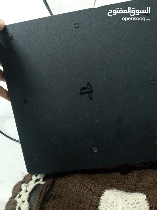 ...................... PS4 سليم 500GB + يد أصلية + يد.كوبي.- شبه جديد