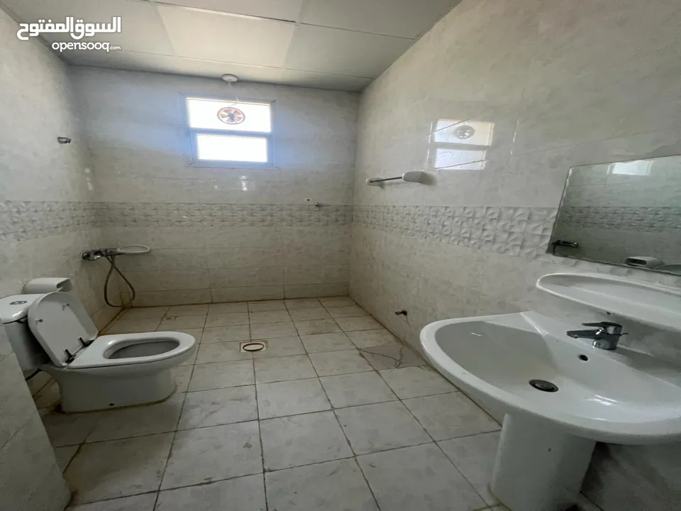 بادر بالحجز فيلا للايجار السنوي تتكون من 4 غرف و 2 مجلس و 6 حمامات في عجمان منطقة الياسمين