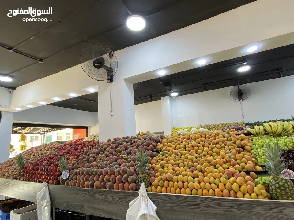 ستاندات وفروش خضار وفواكة للبيع استعمال بسيط للبيع