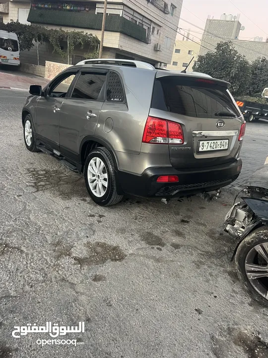 كيا سورنتو 2012