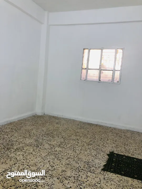 منزل مستقل (طابقين)  للبيع الزرقاء-جناعة ،مدخل منفصل لكل طابق