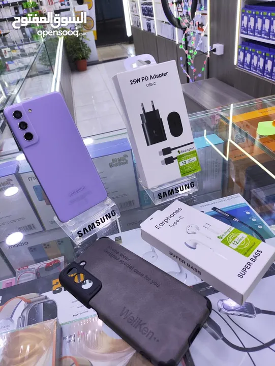 مستعمل اخو الجديد Samsung S21 FE 5g رام 16 جيجا 256 أغراضة والكرتونه الأصلية متوفر توصيل