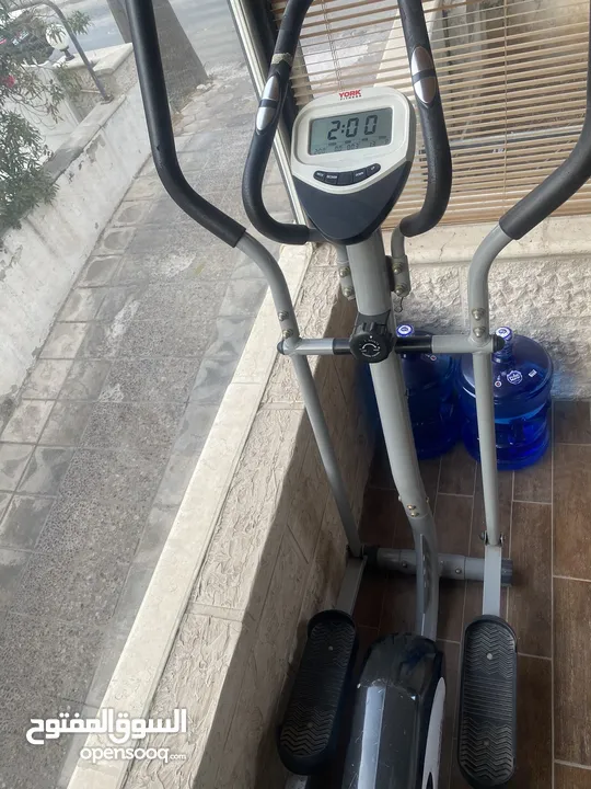 ‏Cross exercise York machine جهاز تمارين كروس من شركة يورك