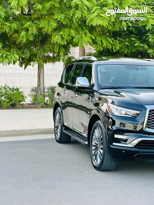 للبيـع إنفينيتي QX80 2019 رقم واحد  ماشيه قليل 33 الف كيلو فقط