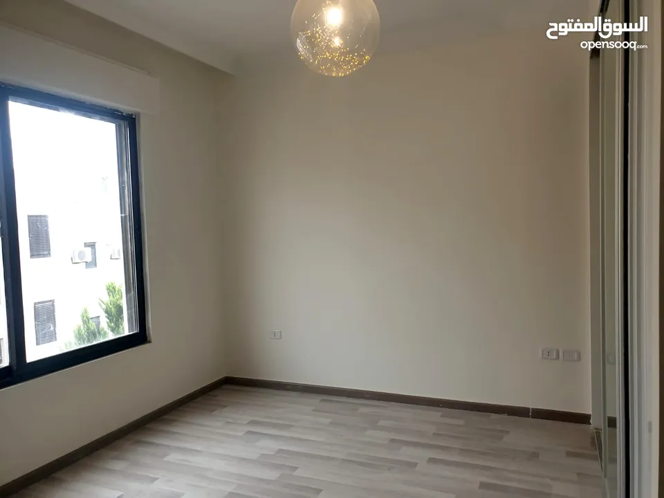 عبدون شقة مفروشة فخمة مع رووف ( دوبلكس ) للإيجار السنوي