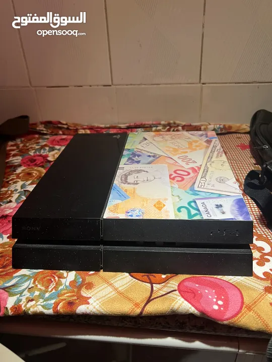 PS4 500GB with Controller & GTA B